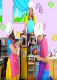 آشپزی در آشپزخانه Cooking in the Kitchen
