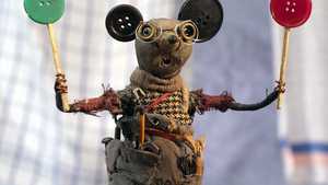 زیر شیروانی Toys in the Attic (2009)